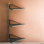 Etagère d'angle de Mathieu Matégot