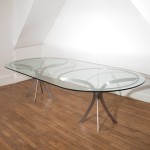 Grande table en verre ovale de Xavier-Féal