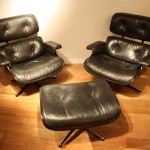 Paire de Fauteuils et Un Tabouret de Charles et Ray Eames