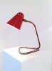 Lampe cocotte rouge pied laiton de Robert Mathieu