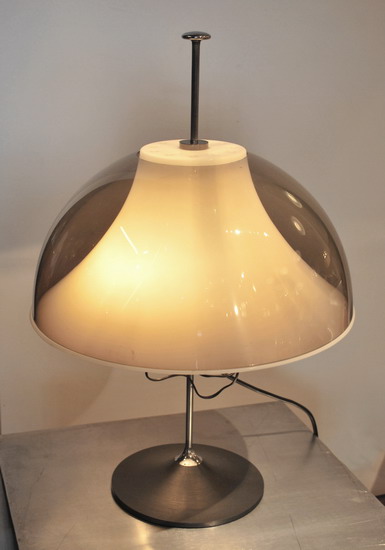 1_lampe_stilux_annees_60_meubles_et_lumieres.jpg