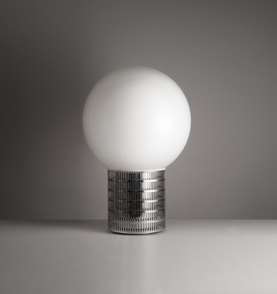 Lampe_globe_modele_10525_Michel_Boyer.jpg