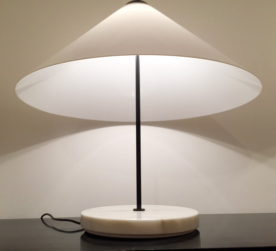 2_paire_de_grandes_lampes_de_vico_magistretti_o_luce_italie_galerie_meubles_et_lumieres.jpg
