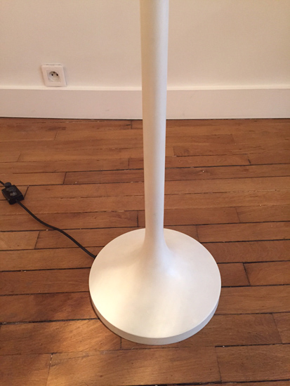 Ingrand_Max_lampadaire_blanc_Fontana_Arte_galeriemeublesetlumieres_paris_5.jpg