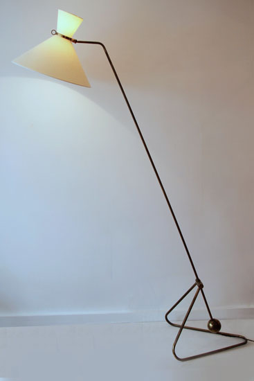 1-robert-mathieu-lampadaire-balancier-galerie-meubles-et-lumieres.jpg