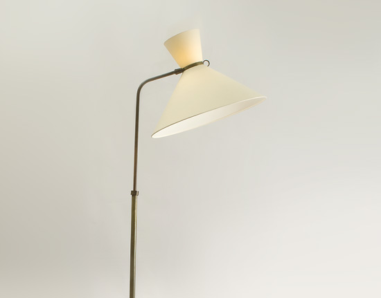 mathieu_lampadaire_laiton_base_etoile_1950_design_meublesetlumieres_2.jpg