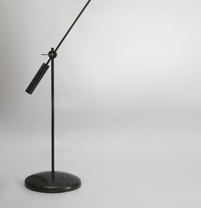 mathieu_lampadaire_contrepoids_metal_lacque_perpex_1960_design_meublesetlumieres_3.jpg