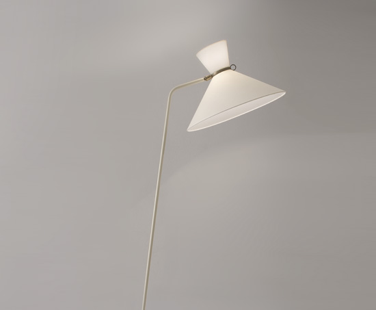 mathieu_lampadaire_lacque_blanc_base_contrepoids_1950_design_meublesetlumieres_2.jpg