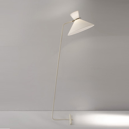 y_lampadaire_laque_blanc_contrepoids_au_sol_Robert_Mathieu.jpg