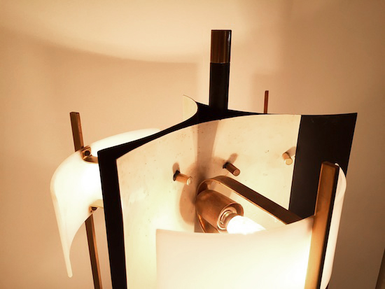 4_stilnovo_lampadaire_italie_design_meublesetlumieres_1950.jpg