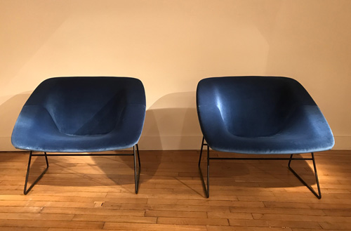 Paire_fauteuils_bleu_corb_ARP_4.jpg