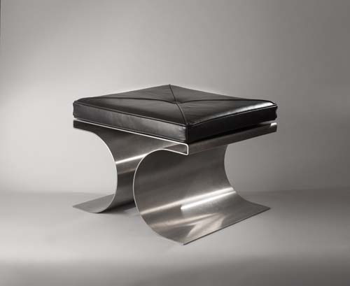 Tabouret_acier_inox_michel_boyer_coussin_noir.jpg